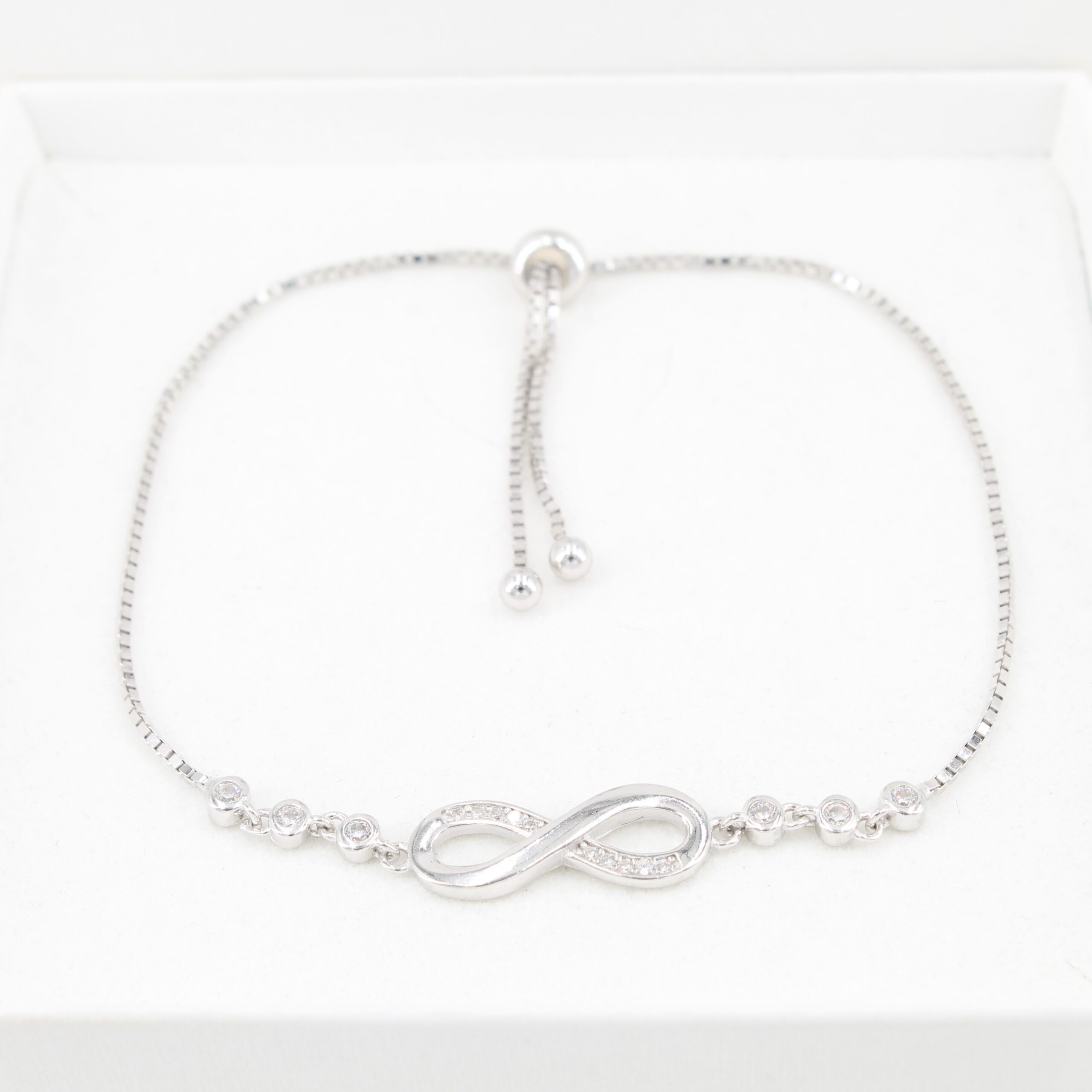 B02102 silber armband infinity mit steinen pic02 scaled