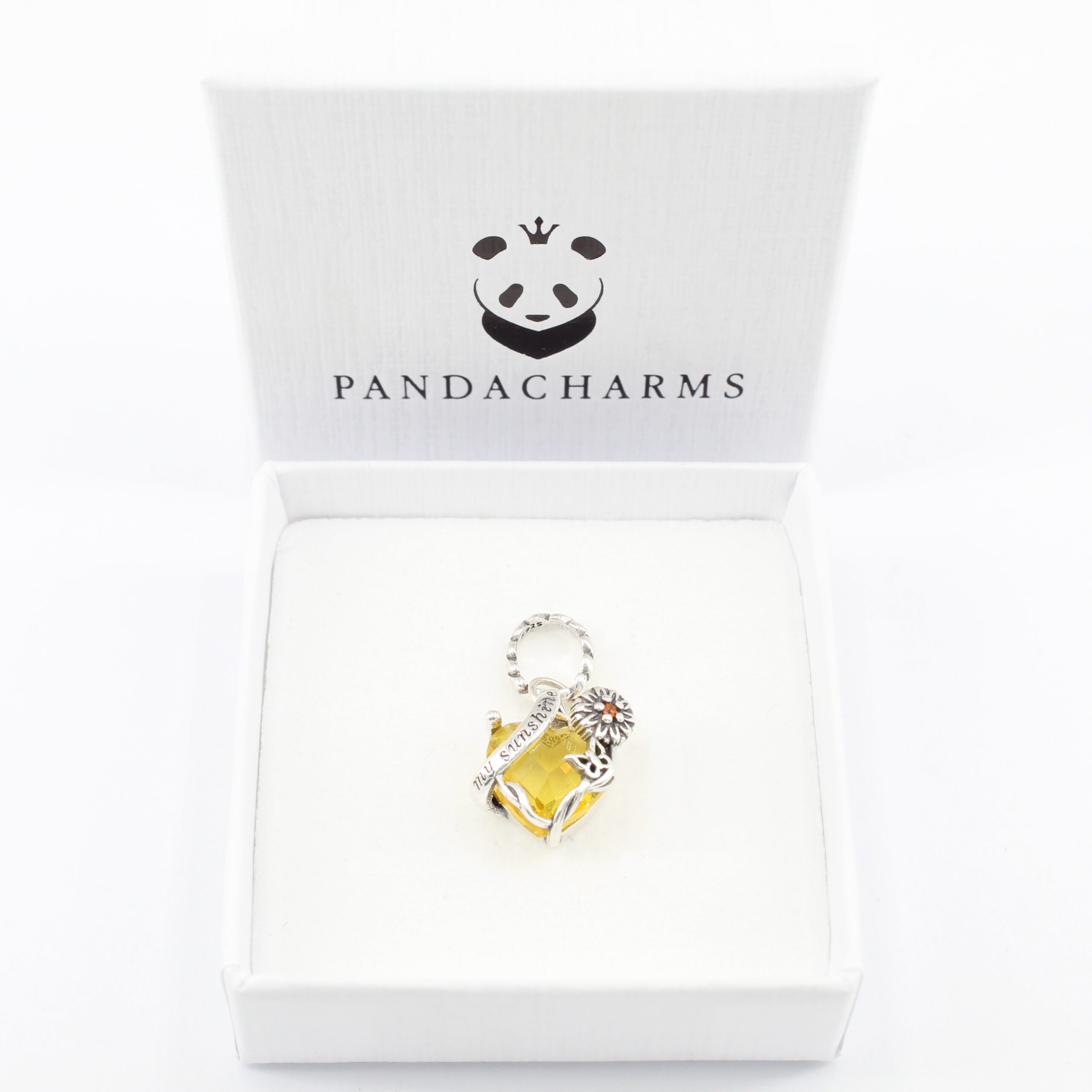 Alternative view of Bernsteinfarbenes Sunshine Herz Charm Anhänger